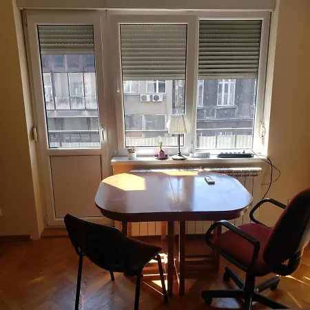 Private Cozy 2 With Shared Kitchen In 公寓式酒店