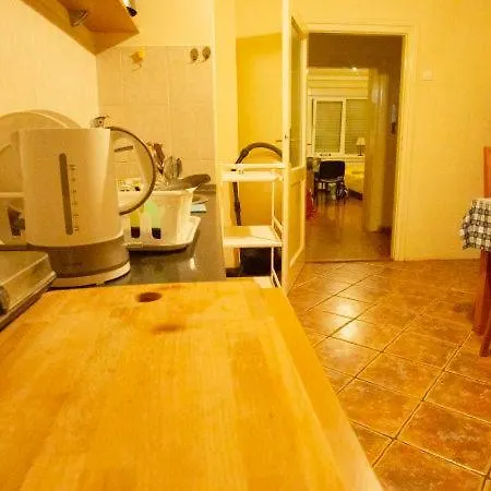Private Cozy 2 With Shared Kitchen In 贝尔格莱德